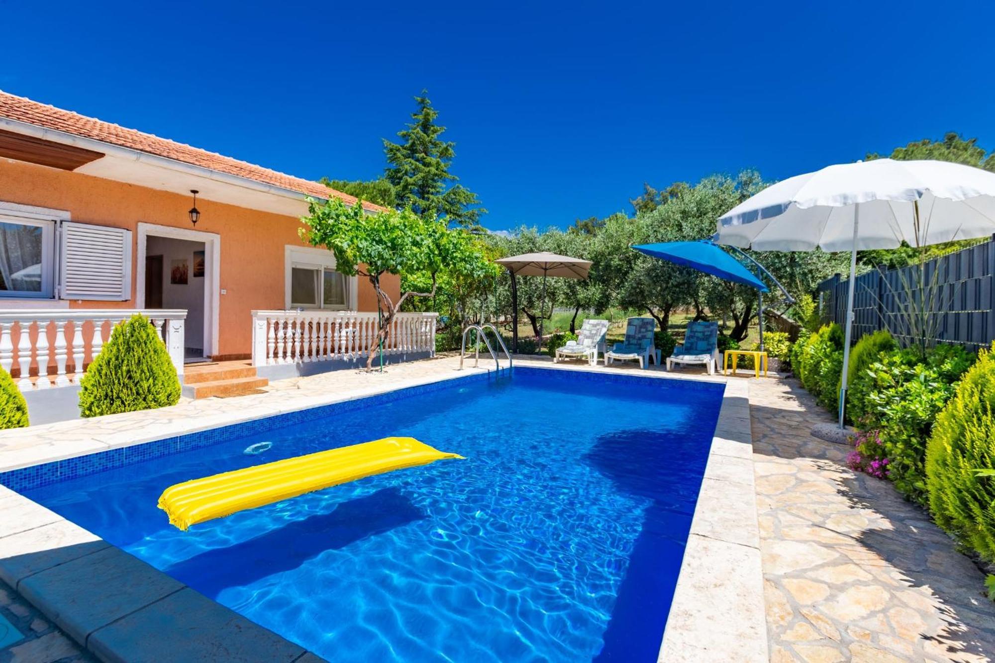 Holiday Home Flora Zadar Eksteriør bilde