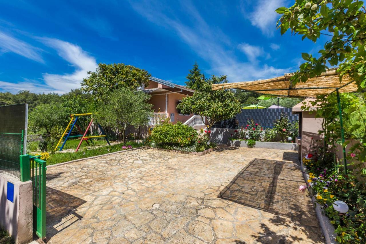 Holiday Home Flora Zadar Eksteriør bilde